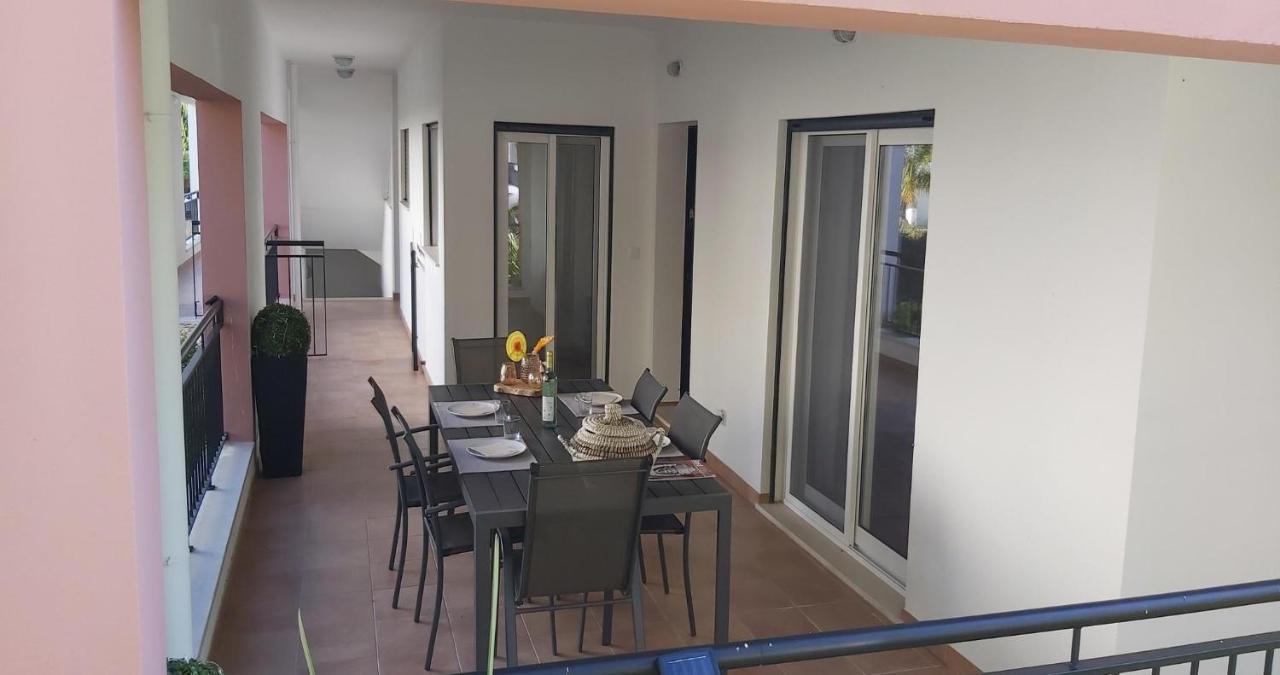 Paz Em Resort De Luxo. 卡巴纳斯·德·塔维拉 外观 照片